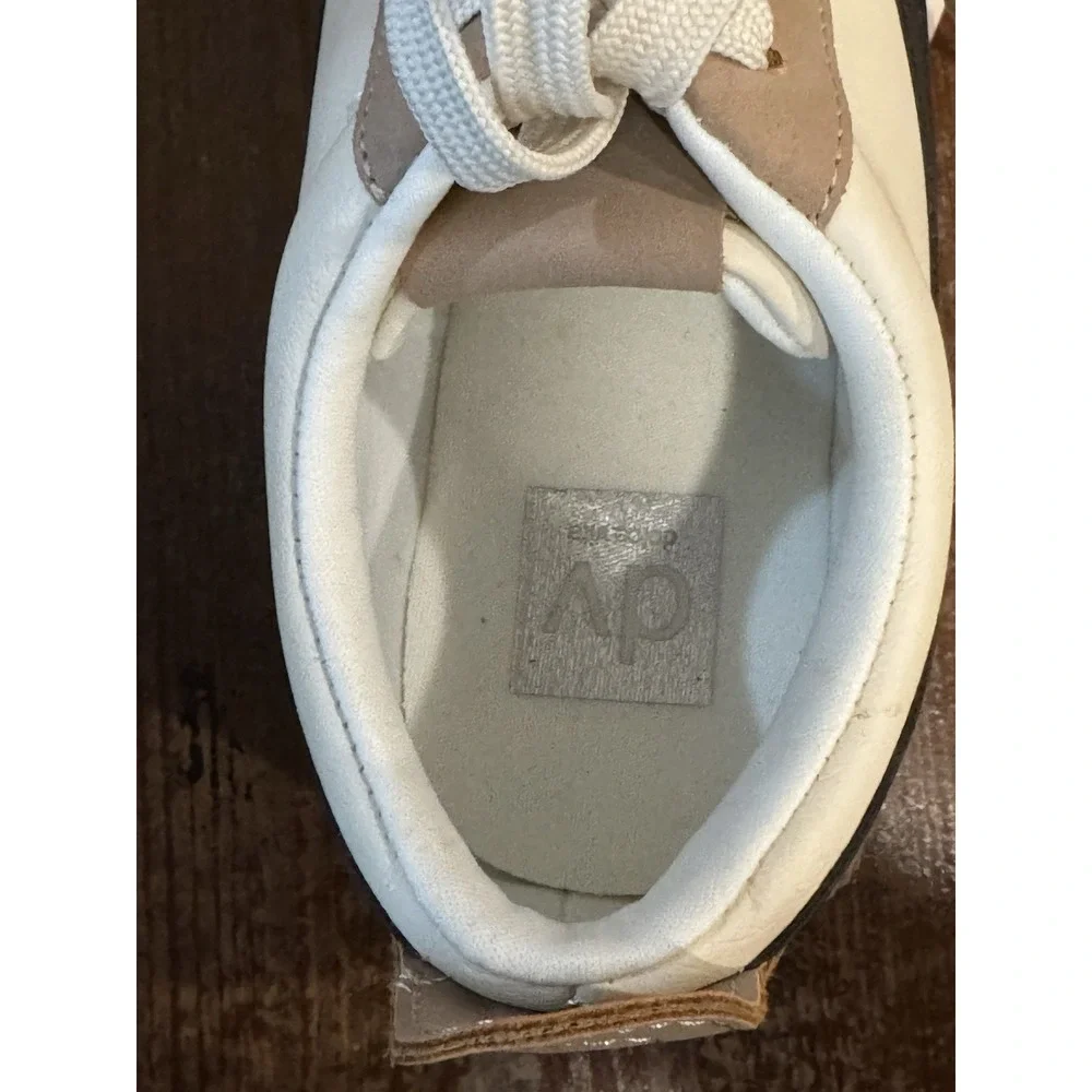 DV Dolce Vita Women's Sz 8.5 Bynx Platform Sneakers Neutral Chunky EUC